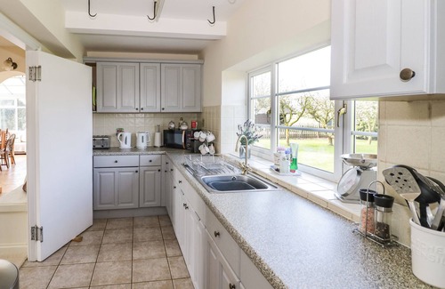 Little Haywood Casa | FAR COLEY FARM AND KILNHURST LOG CABIN, pet friendly in Great Haywood