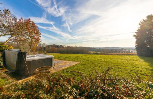East Haddon Casa | Far Heath House with Hot Tub