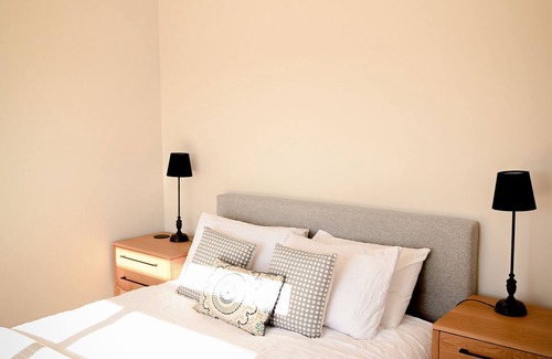 High Range Otro | Farm Escape - Stunning Southern Highlands Views, Pet Friendly, private