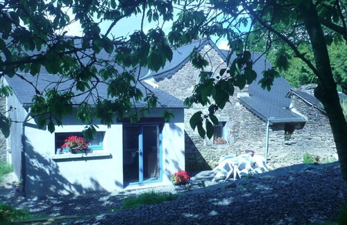 Loperec Casa | casa de campo de 1850, en piedra.