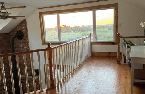 Minesing Casa | Farm House Oasis: Hot Tub, Ski Trails, sleeps 12