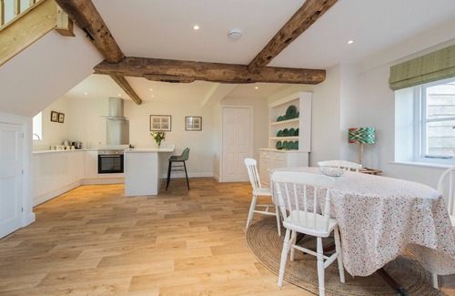 Leominster Cabaña | Farm stay in former Hop Kiln surrounded by cider apple orchards near Leominster