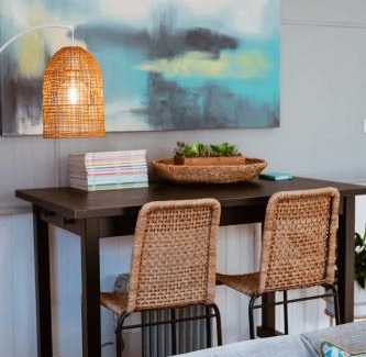Middleton Casa | Farm Stay & Private Beach at Pear Tree Cottage