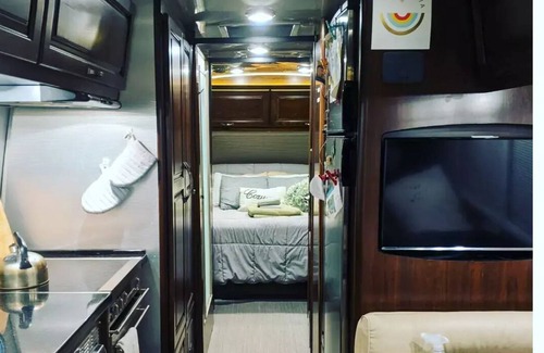 Hollister Casa | Farm Stay🐮 🐥 🐐 🥚