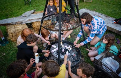 Hertford Casa | Farm woodland riverview cabin bbq firepit pet friendly