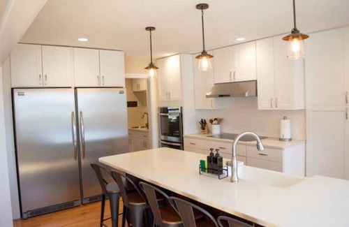 Hendersonville Casa | Farmhouse at Honey Bear Orchard