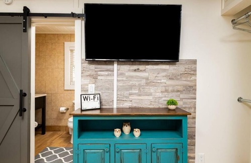 Gatlinburg Casa | Farmhouse Cottage 6 Close to Downtown