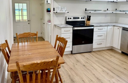 Livingston Otro | Farmhouse in Livingston