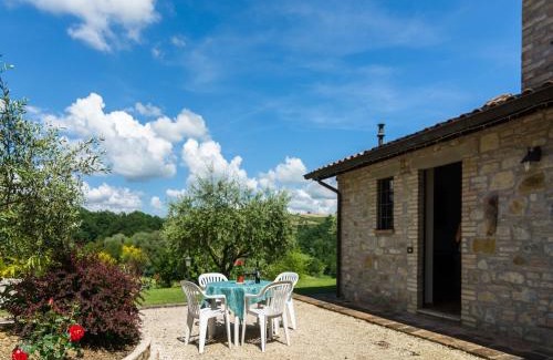Ramazzano Casa | Farmhouse in Perugia with Swimming Pool