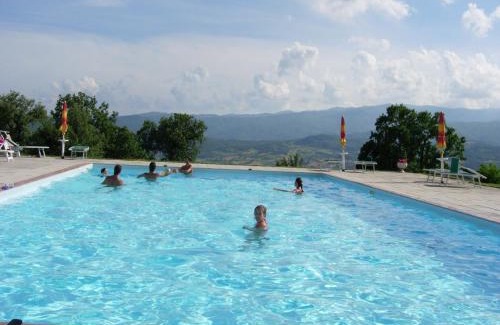 Poppi Casa | Farmhouse in Tuscany with Pool & Valley Views