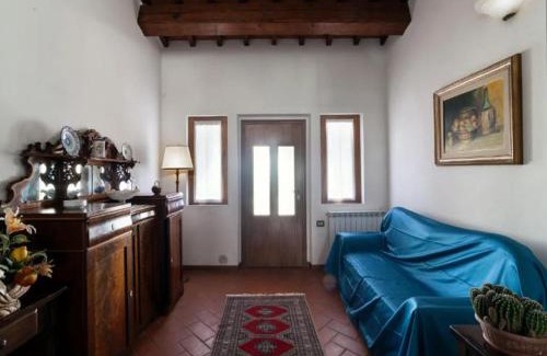 Poppi Casa | Farmhouse in Tuscany with Pool & Valley Views