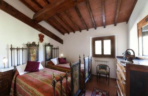 Poppi Casa | Farmhouse in Tuscany with Pool & Valley Views