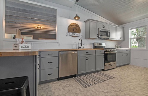 Goshen Otro | Farmhouse On 4