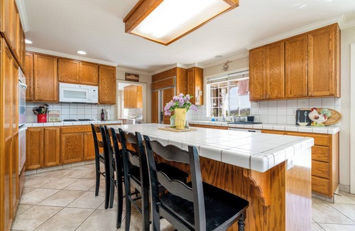 Redwood Valley Casa | Ridgeview Farmhouse en viñedo