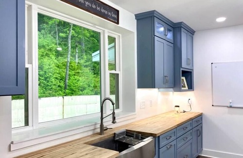 Hickman Otro | Farmhouse, Pickleball Court, Bamboo Maze, and Creek Stomping on 27 Acres