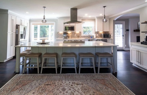 Mint Hill Apartamento | Farmhouse Retreat w/ Pond, Fire Pit, & Hot tub