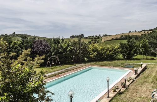 Assisi Villa | Casa rural con piscina, ideal para familias y grupos de amigos