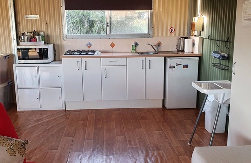 Bowes Cabina | Farmstay cabins in Western Australia, close to highway.