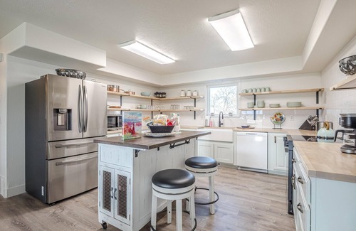Fruita Casa | Farmstead Escape: Country Luxury Home Near Monument Trails