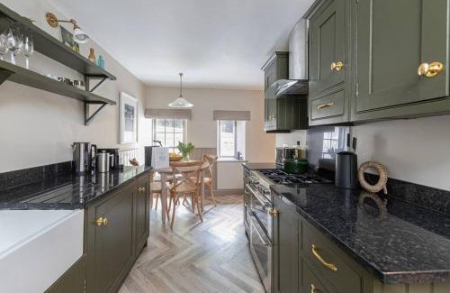 Hexham Casa | Farriers Cottage-Tranquil Haven, Central Location!