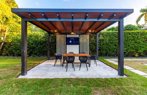 Biscayne Park Villa | Fascinating Luxe Two-Level Villa BY THE GLAMHOMES