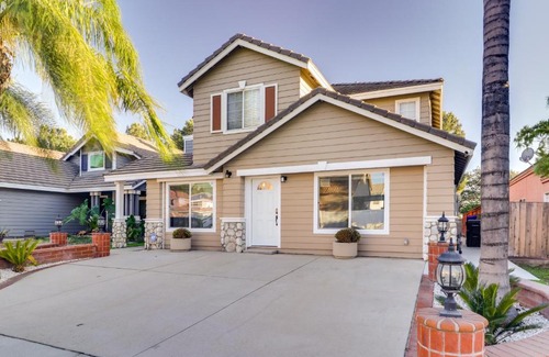 Fontana Apartamento | Fast WiFi and Free Parking Cozy Fontana Apartment