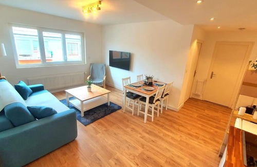 Annemasse Apartamento | FEEL AT HOME - 1 min from train station modern renovated flat