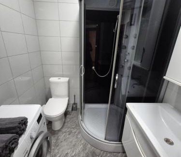 Irpin Apartamento | Feel at Home Irpin Stay