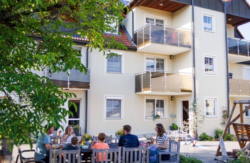 Gunzenhausen Apartamento | Acogedora casa residencial con wifi gratuito, habitaciones amplias y muchas posibilidades para sus hijos.