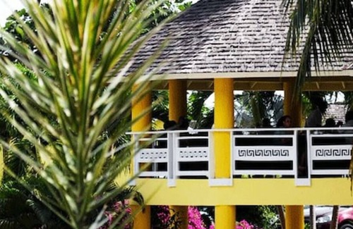 Ocho Rios Complejo | Siéntete como la realeza en un exquisito apartamento de una habitación # 15 en Mystic Ridge Resort JA