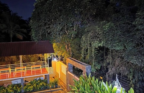 Dar es Salaam Apartamento | Fefe's 2BR Apartment with Swimming Pool