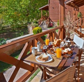 Ano Trikala Apartamento | Feggarognemata Suites