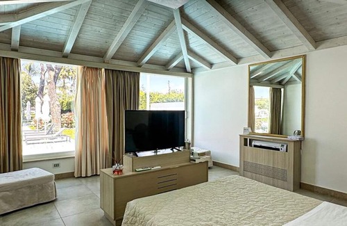 San Felice Circeo Hotel | Female Resort