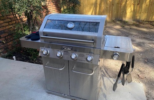 Savannah Casa | Fenced Yard for Dogs - 15 mins to Downtown