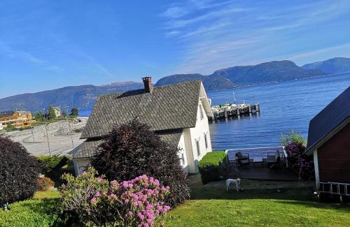 Brekke Casa | Feriehus med badestamp