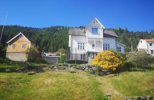 Brekke Casa | Feriehus med badestamp