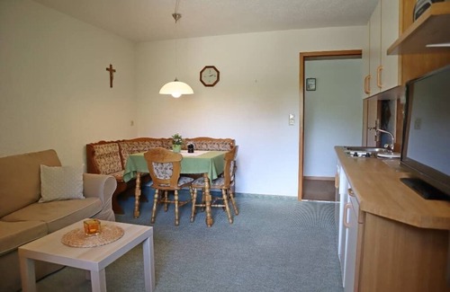 Bad Griesbach im Rottal Apartamento | Casa de vacaciones en el triángulo del spa (35 m2) con vista al campo.