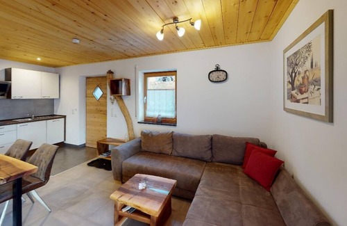 Zachenberg Apartamento | Casa de vacaciones diseñada con madera de pino. Sauna y amplia terraza.