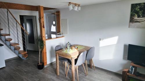 Radebeul Apartamento | Ferienhaus Balkenkunst
