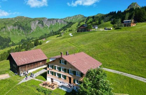 Damuels Casa | Ferienhaus Erath