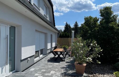 Senftenberg Apartamento | Ferienhaus Helfert FeWo 1 mit großer Terrasse