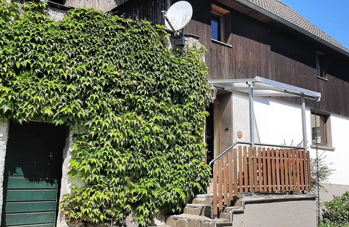 Hunerbach Casa | Ferienhaus in der Eifel mit Eingezäunten Garten, Haustierfreundlich