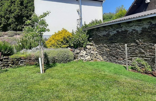 Hunerbach Casa | Ferienhaus in der Eifel mit Eingezäunten Garten, Haustierfreundlich