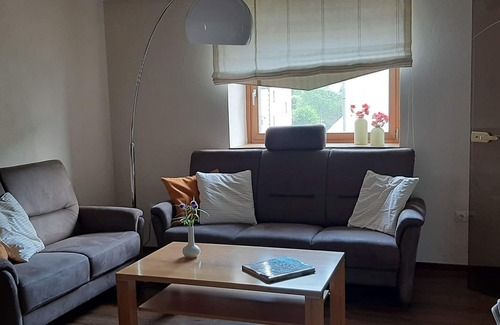 Hunerbach Casa | Ferienhaus in der Eifel mit Eingezäunten Garten, Haustierfreundlich