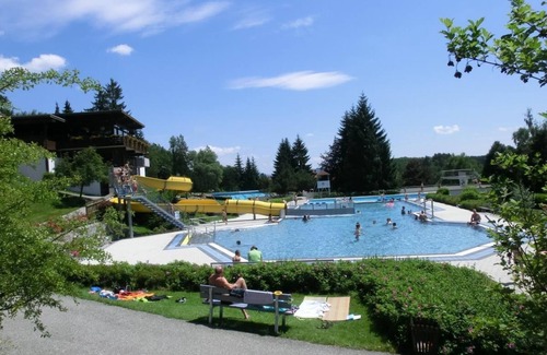 Viechtach Casa | Ferienhaus Jägerpark Viechtach 3, piscina cubierta, Wi-Fi y costos de energía incluidos