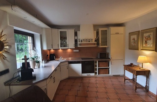 Elten Apartamento | Ferienhaus/Wohnung auf dem Eltenberg 9 Personen,4 Badezimmer, Terrasse im Grünen
