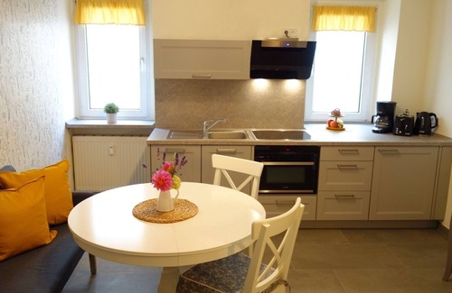 Meissen Apartamento | Ferienhof Gräfe - Apartamento "Kräuterstübchen" con chimenea, piscina y sauna