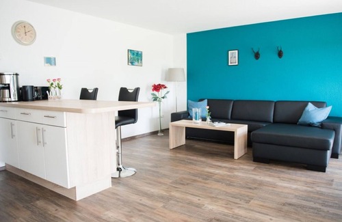 Stadtkyll Apartamento | Ferienhof - Weites - Land, amplio apartamento con terraza, jardín y parque infantil