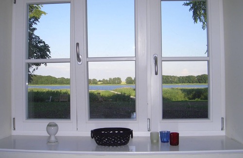 Grubnow Apartamento | Ferienwohnung 1 direkt am Wasser im Gut Grubnow Rügen