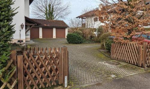 Chieming Apartamento | Ferienwohnung am Frauenbach